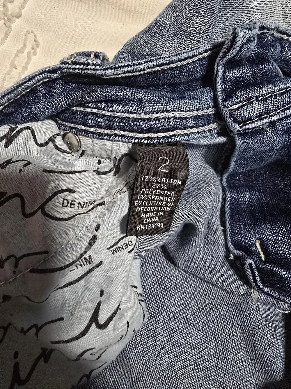 Ink Denim Embroidered Denim Shorts Size 2 Light Wash Raw Hem Stretch